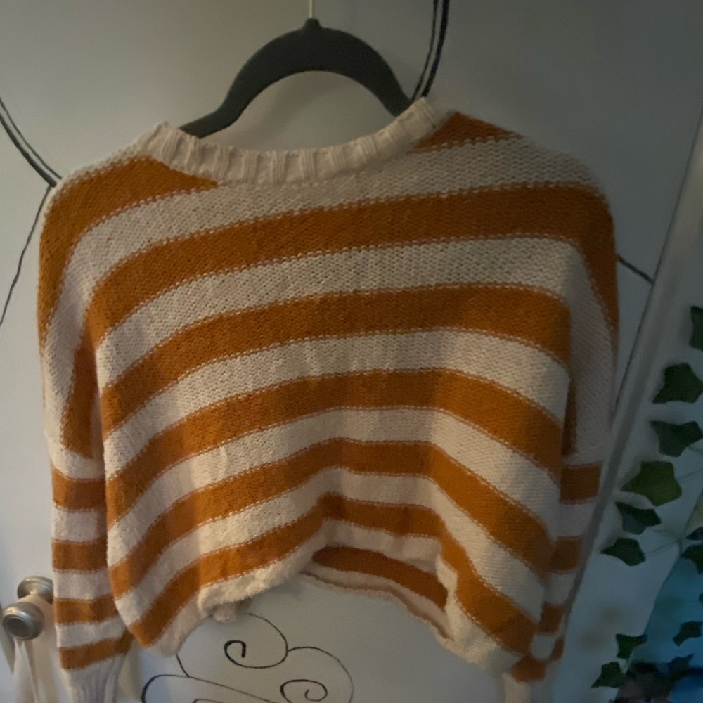 Women’s medium Billabong sweater